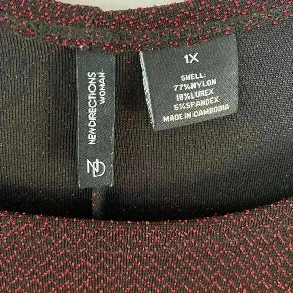 Women's New Directions Woman Size 1X Red-Black Metallic‎ Pullover Blouse - Picture 3 of 6